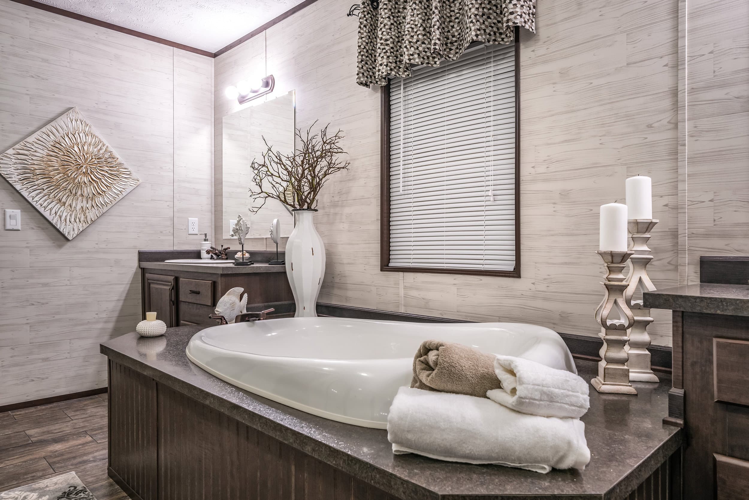 Md-36-32 bathroom home features