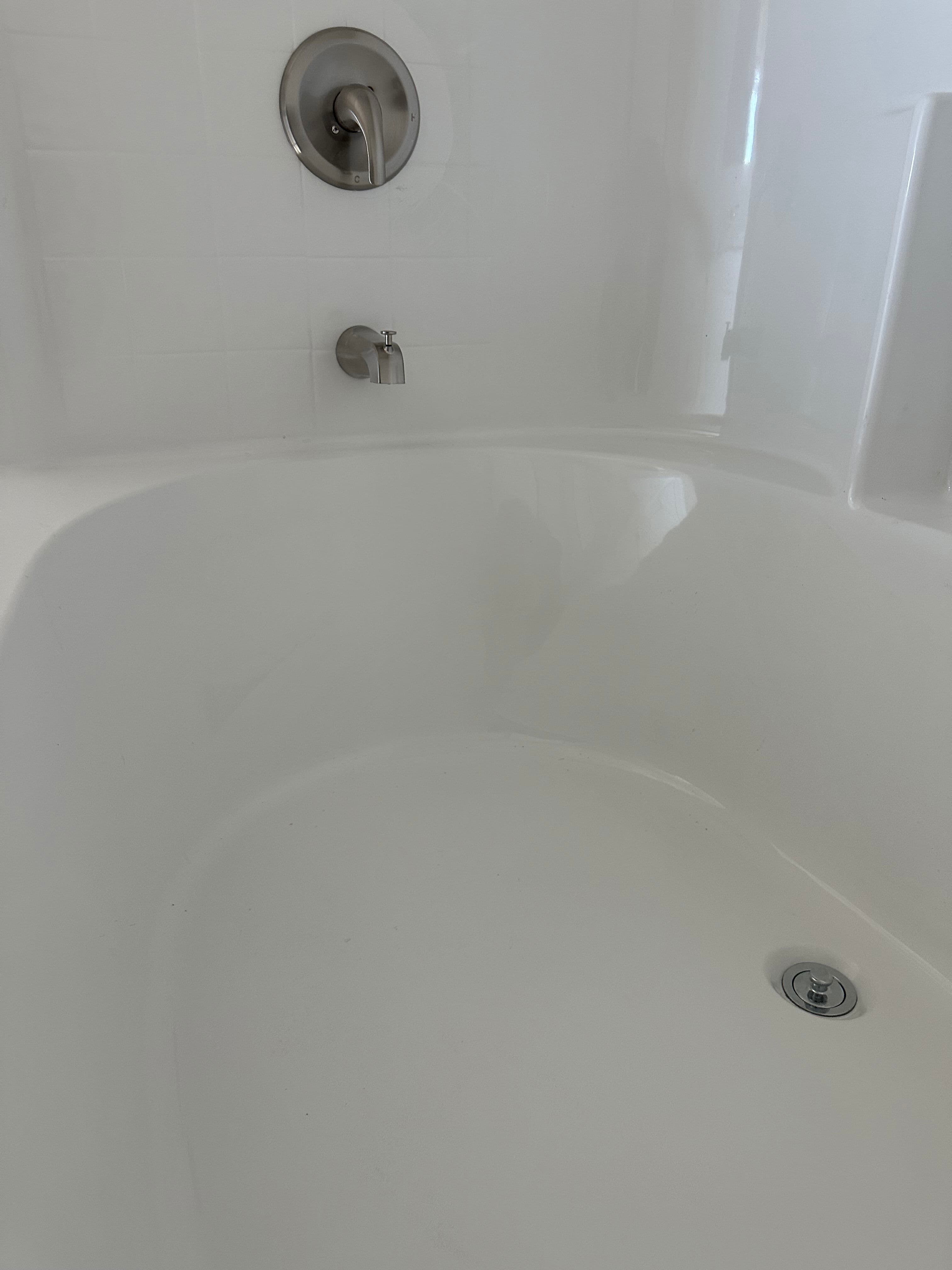 Panama interior and bathroom home features