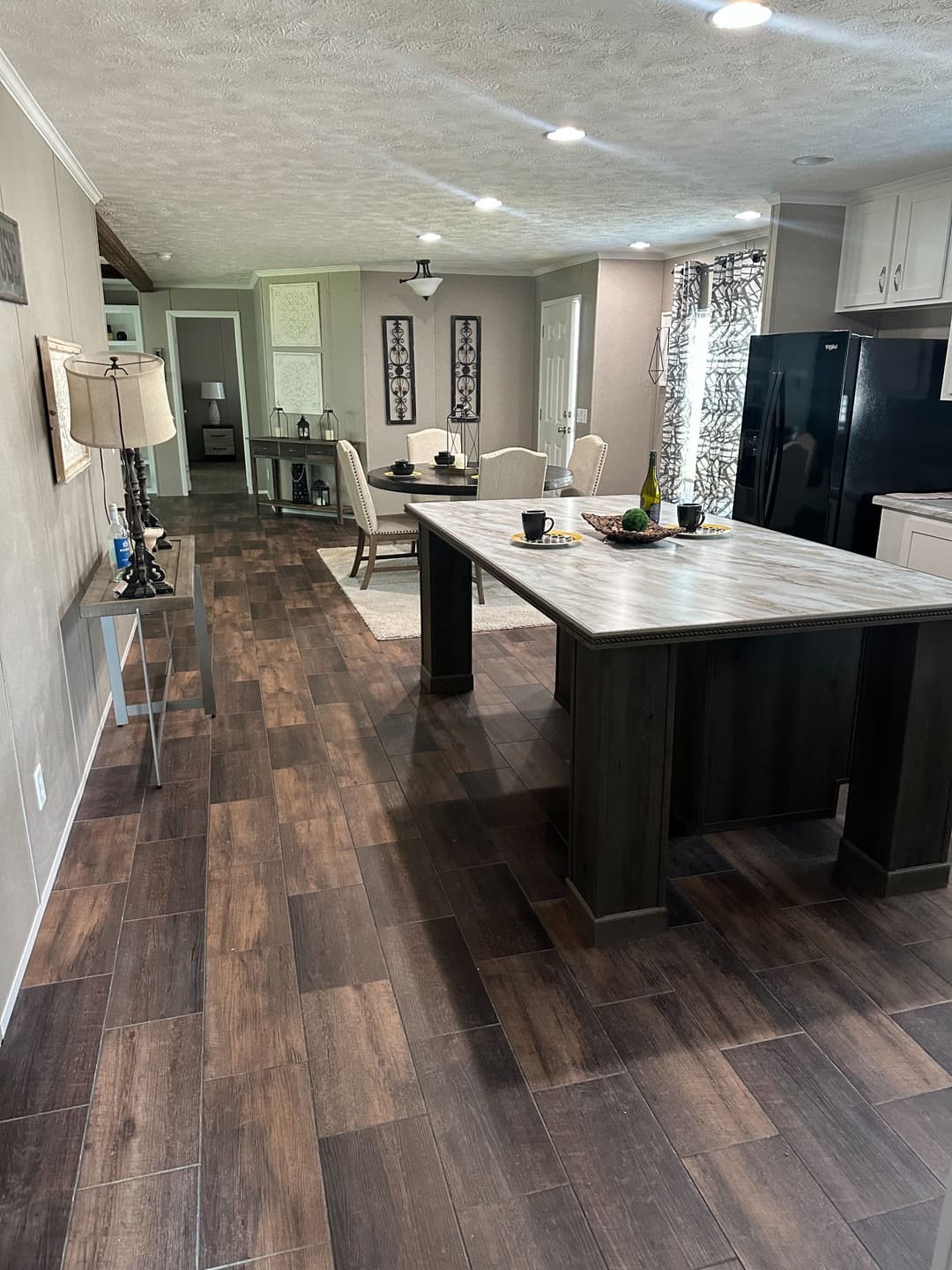 Md-45-32 interior and kitchen home features