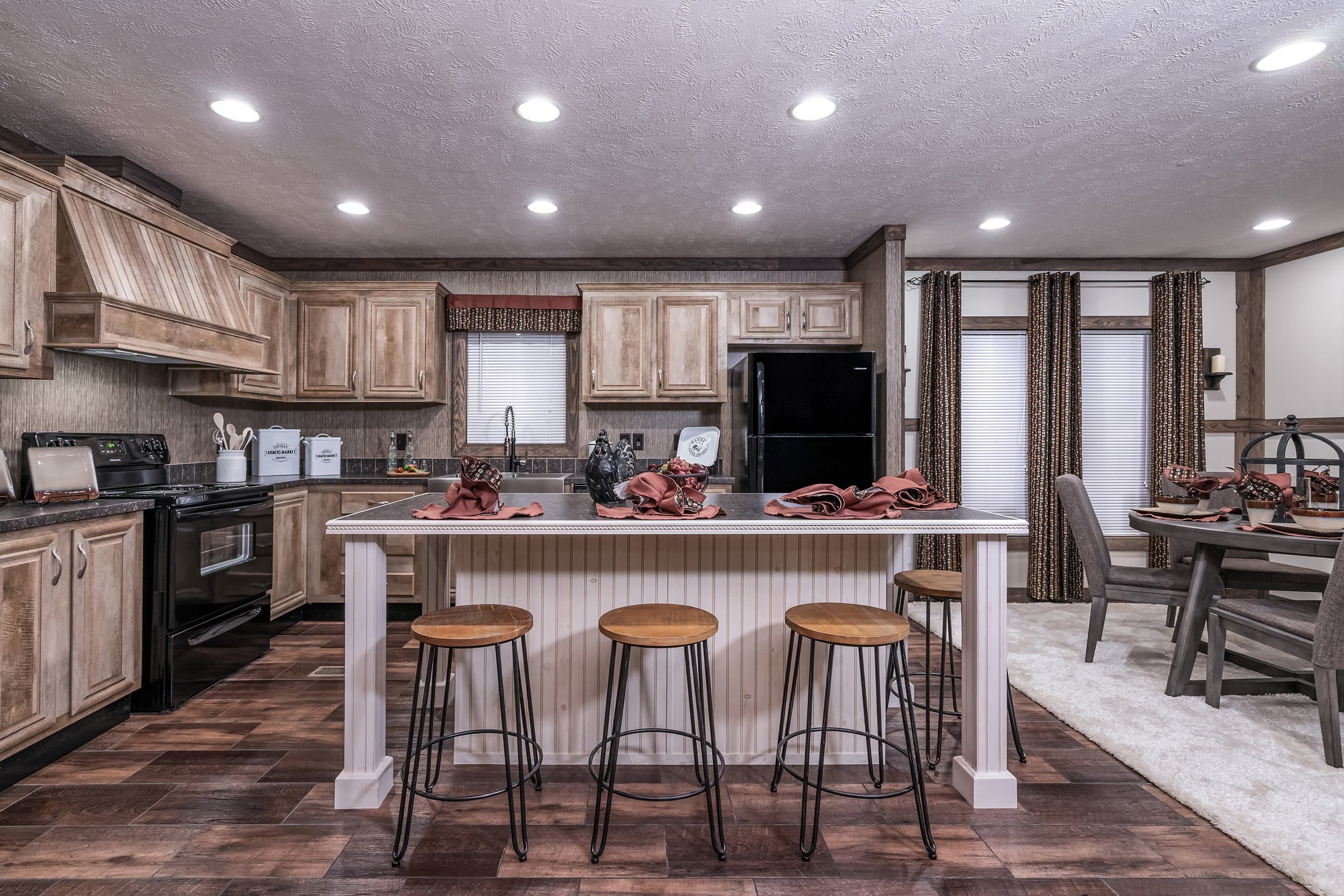 Md-37 kitchen home features