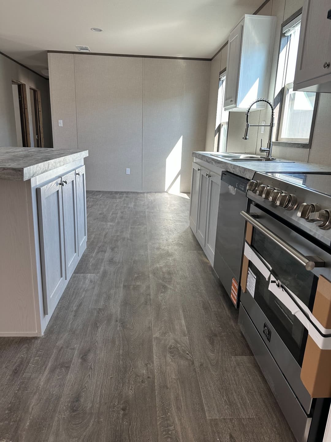 Panama interior and kitchen home features