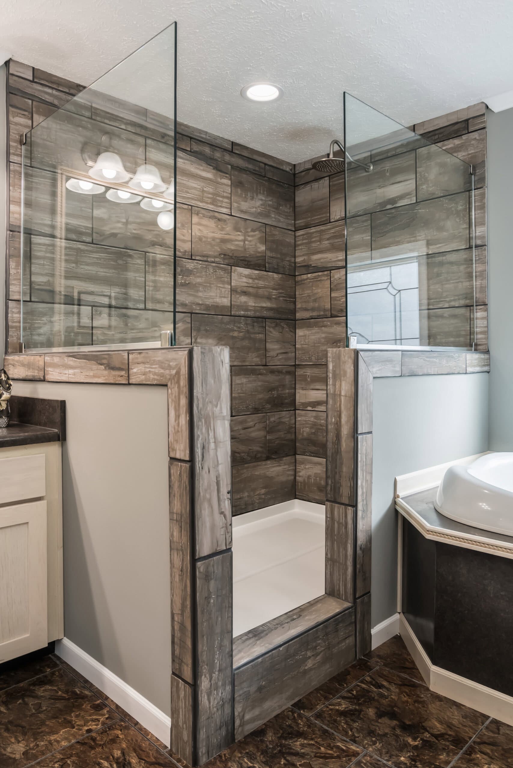 Kb-3240 bathroom home features