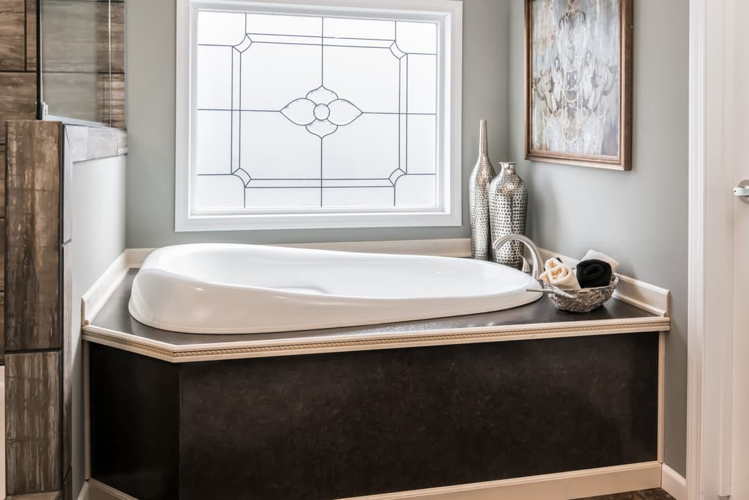 Kb-3240 bathroom home features