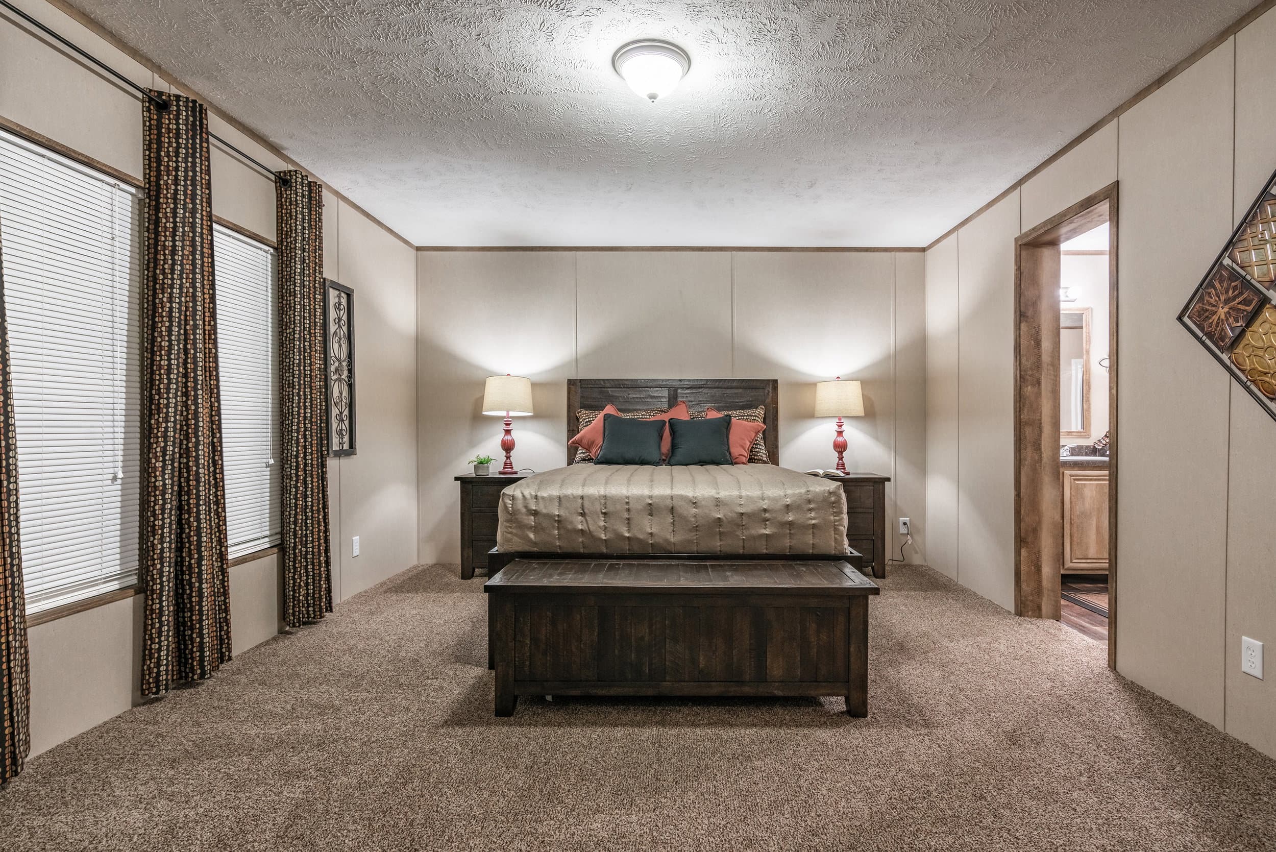 Md-37 bedroom home features