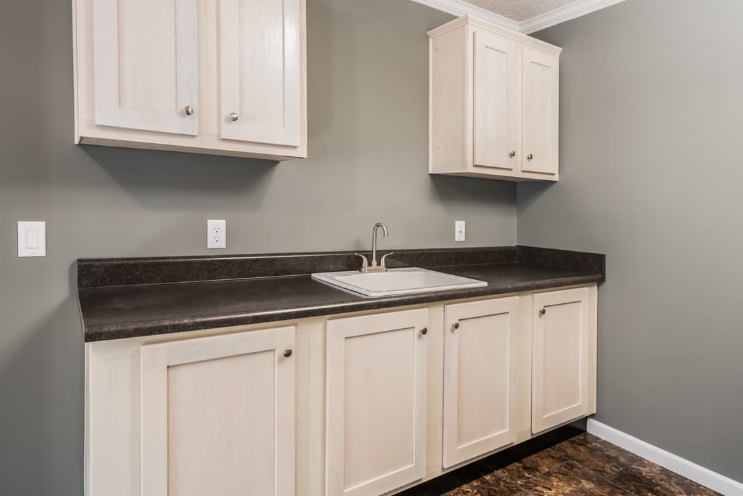 Kb-3240 interior home features