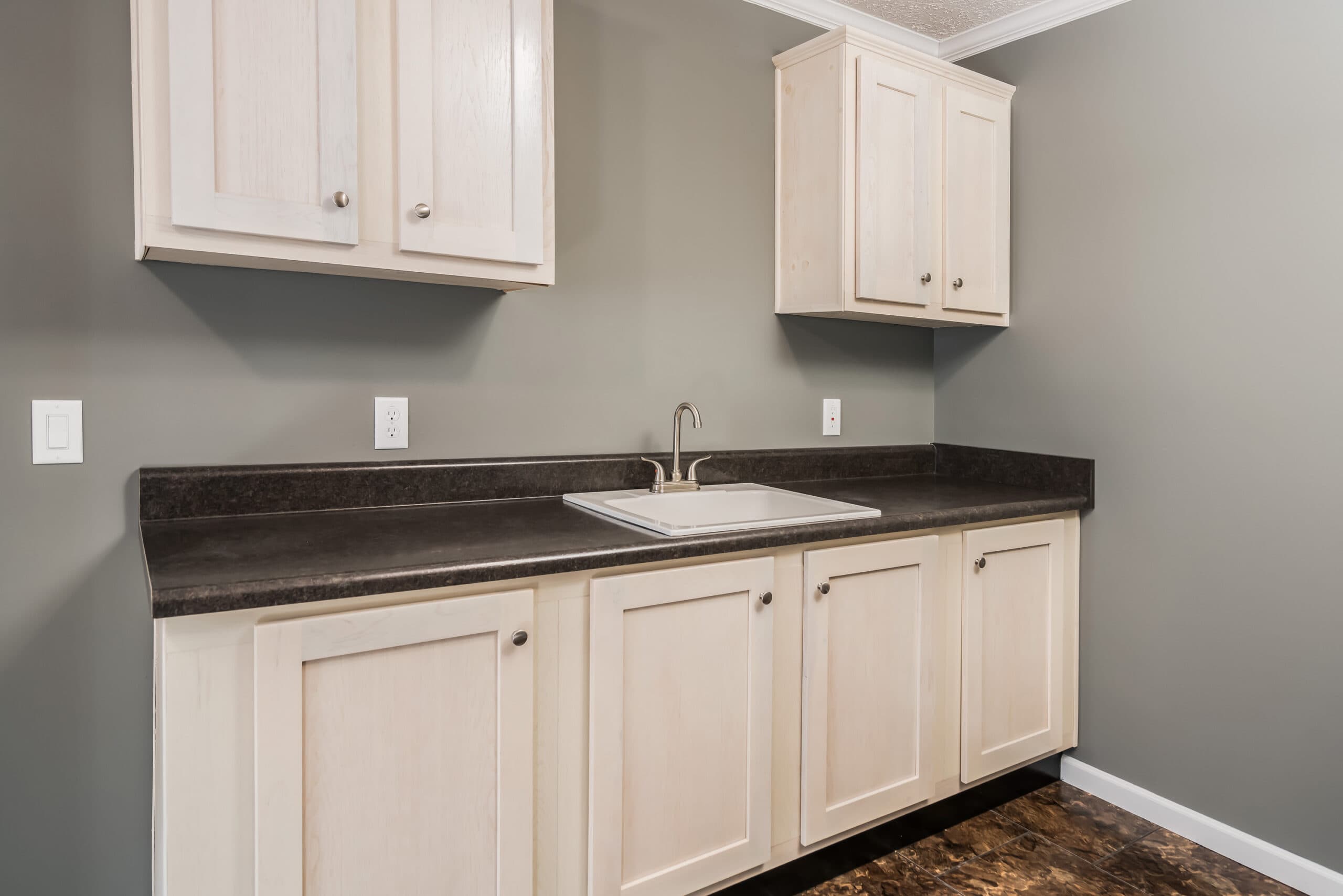 Kb-3240 interior home features