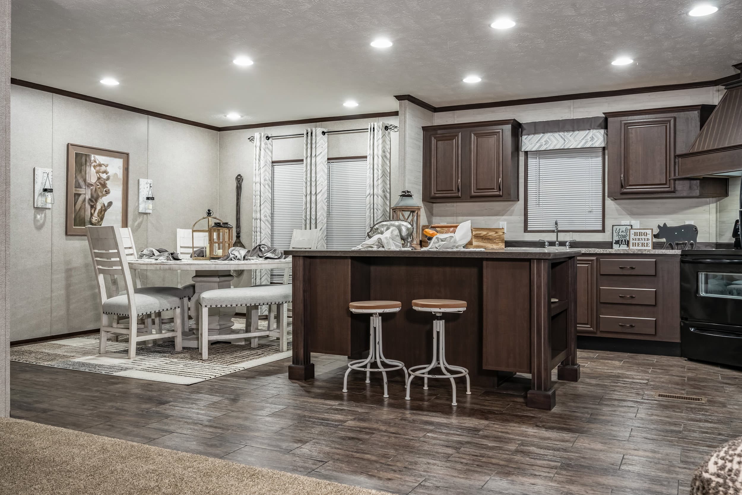 Md-36-32 kitchen home features