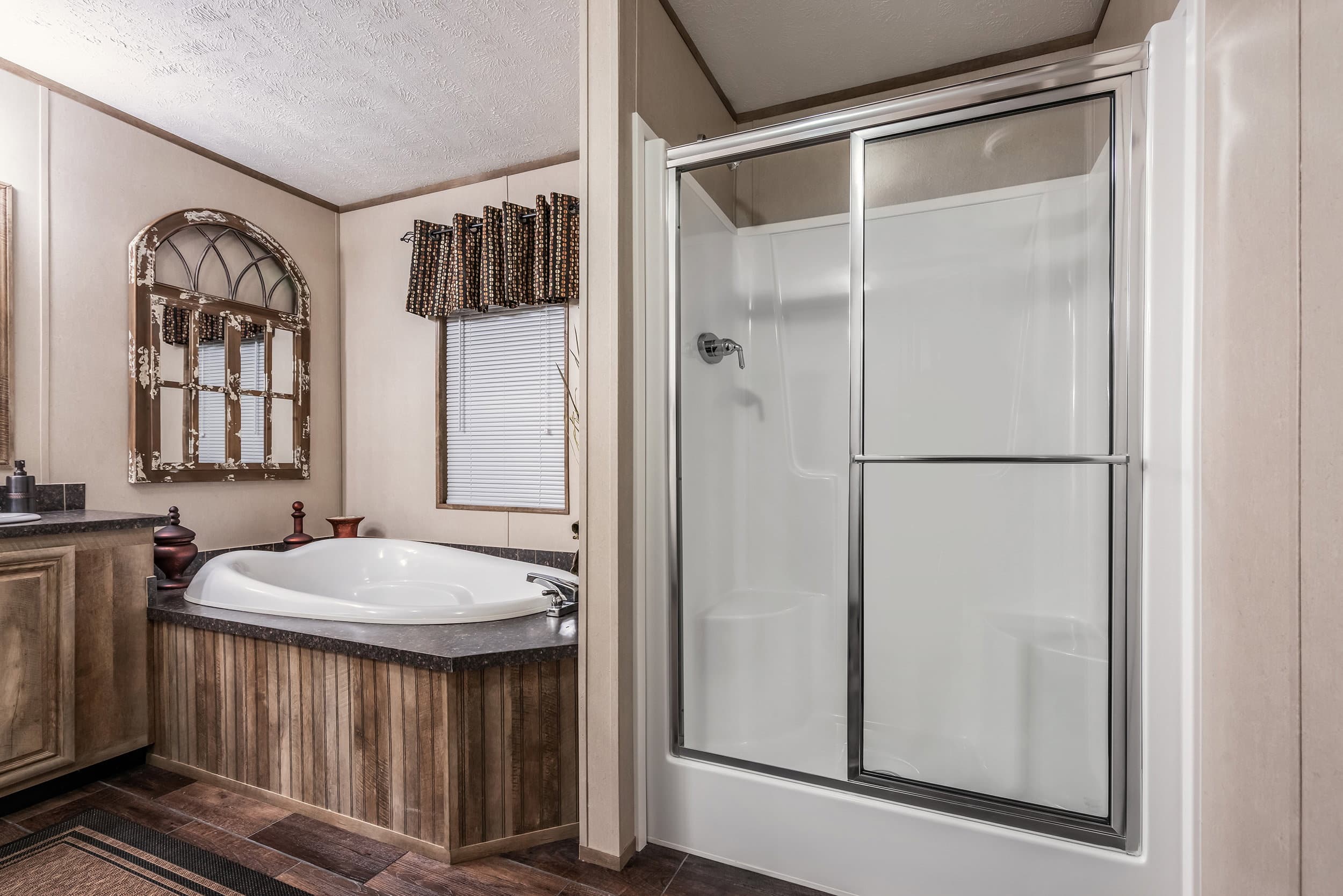 Md-37 bathroom home features