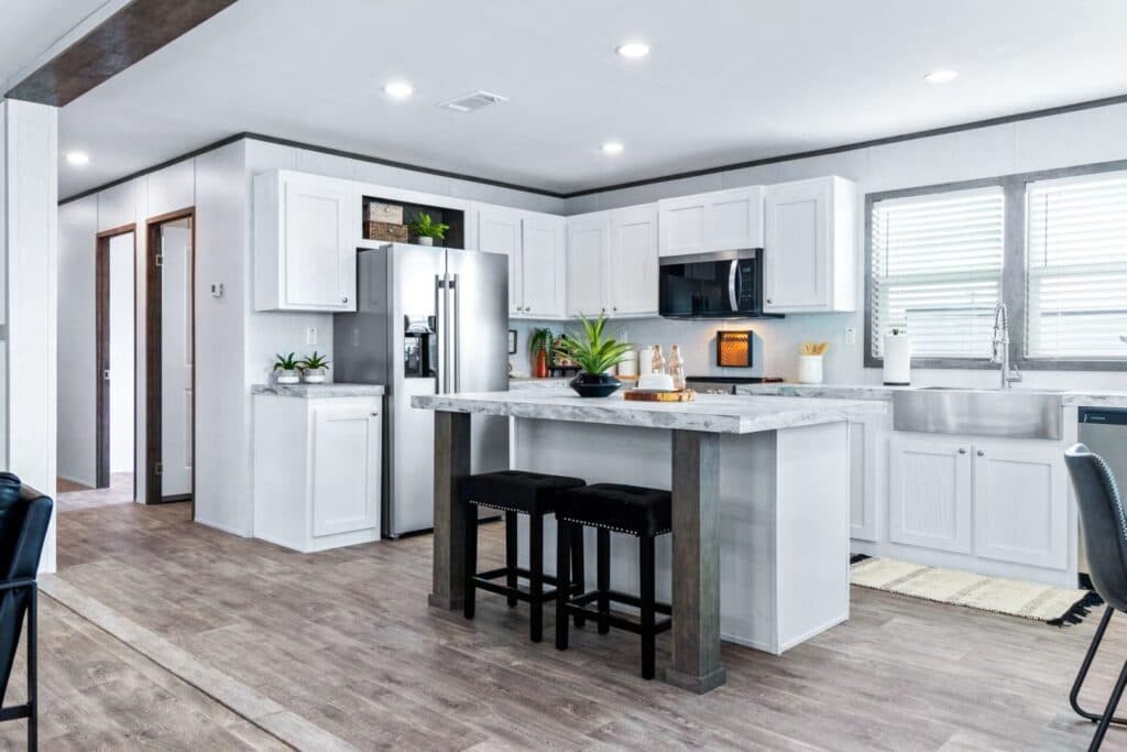 Lakeland interior home features