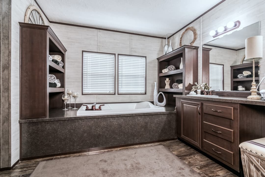 Md-33-32 bathroom home features