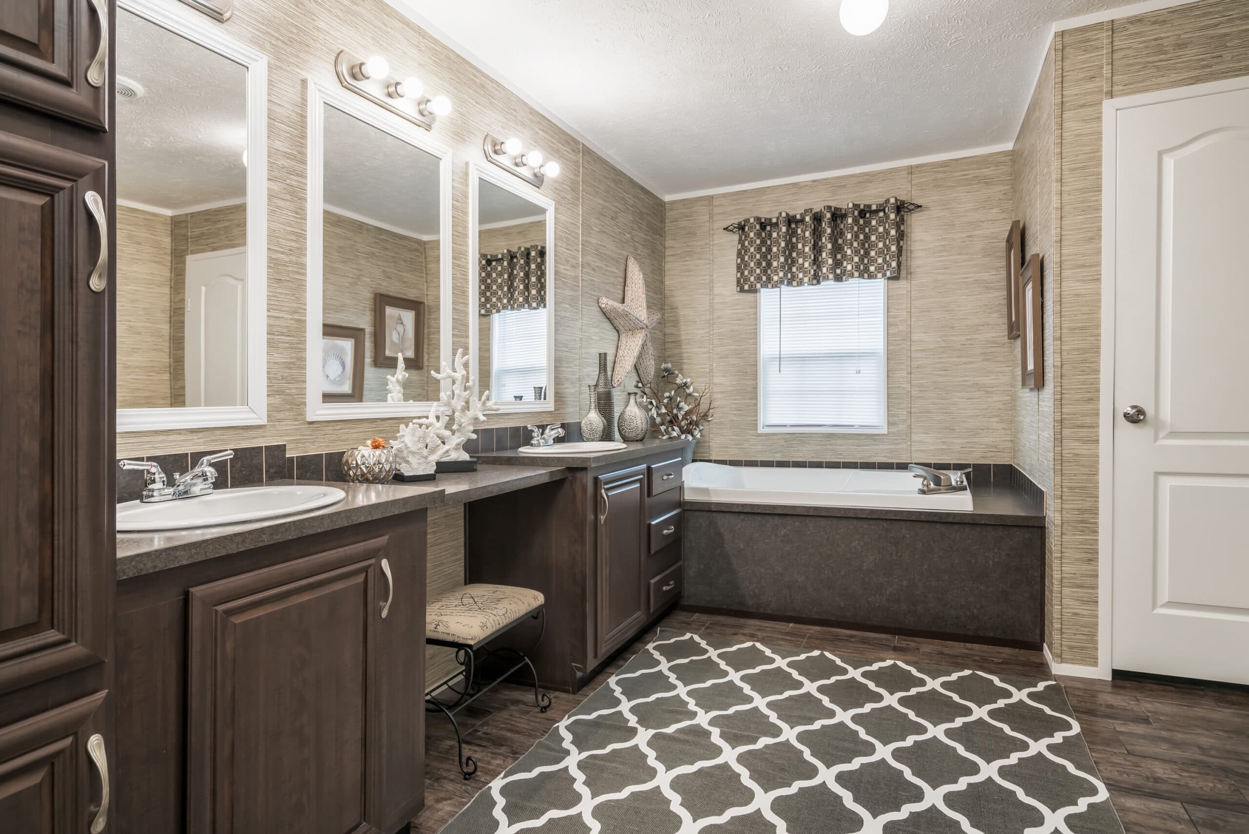 Md-29-32 bathroom home features