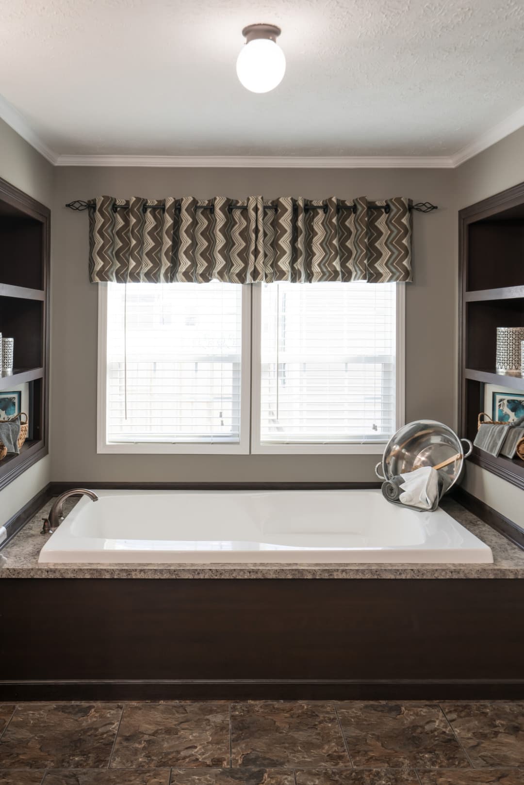 Md-25-32 bathroom home features