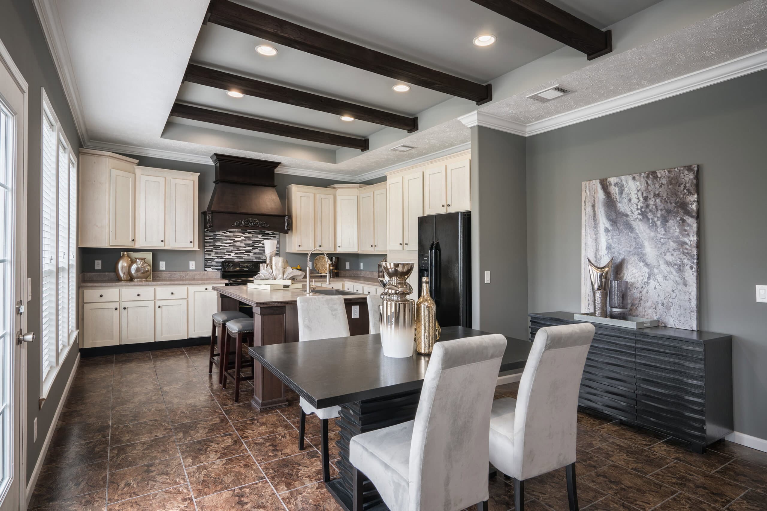 Kb-3239 interior home features