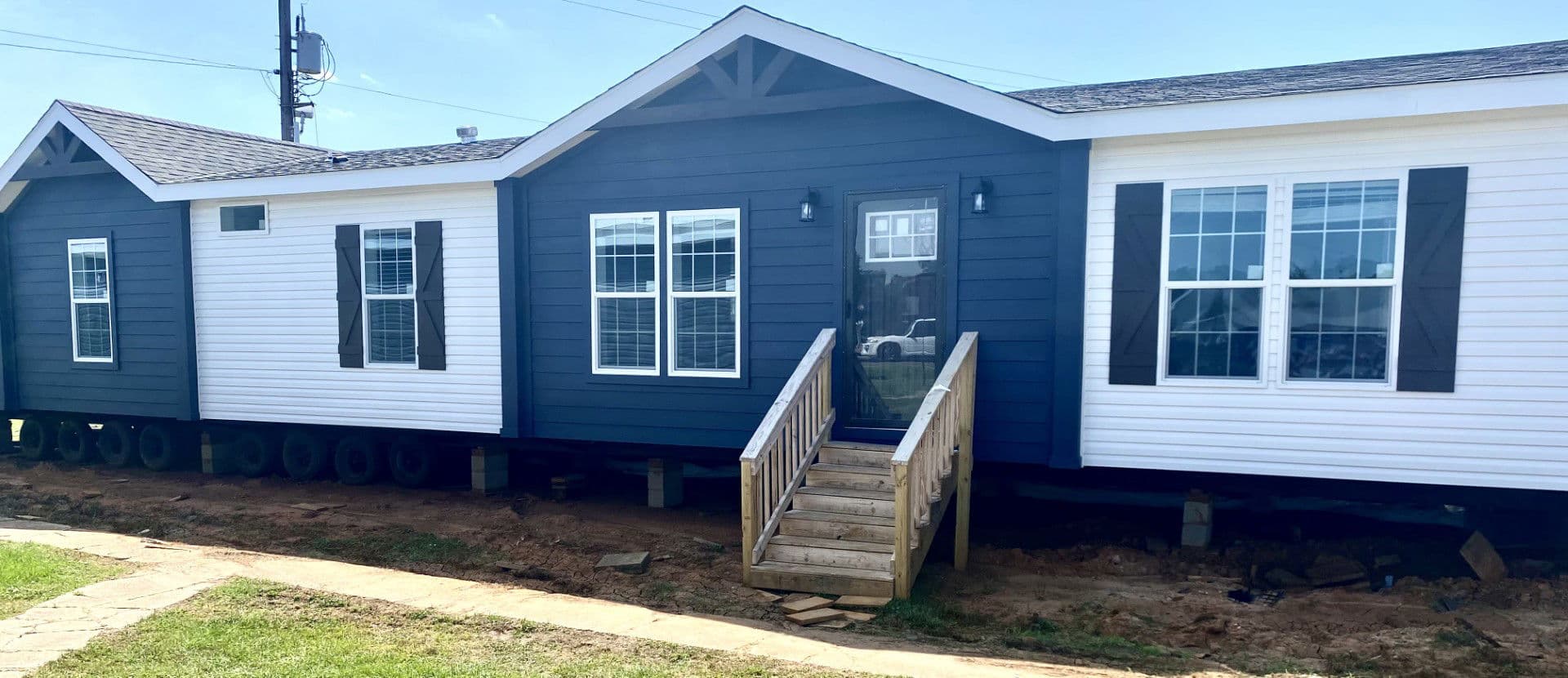 Kb-3246 presley hero, elevation, and exterior home features