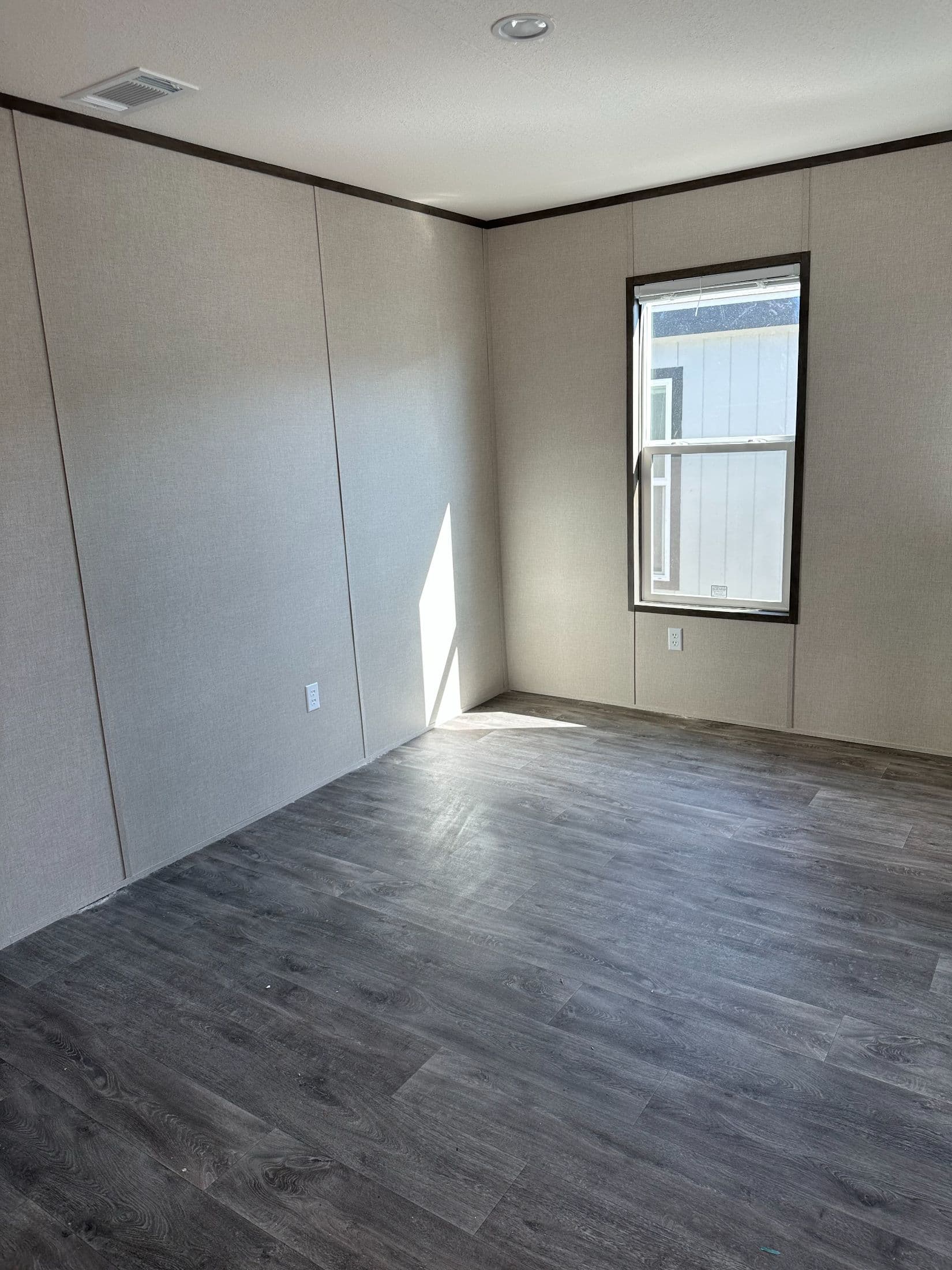 Panama interior and bedroom home features