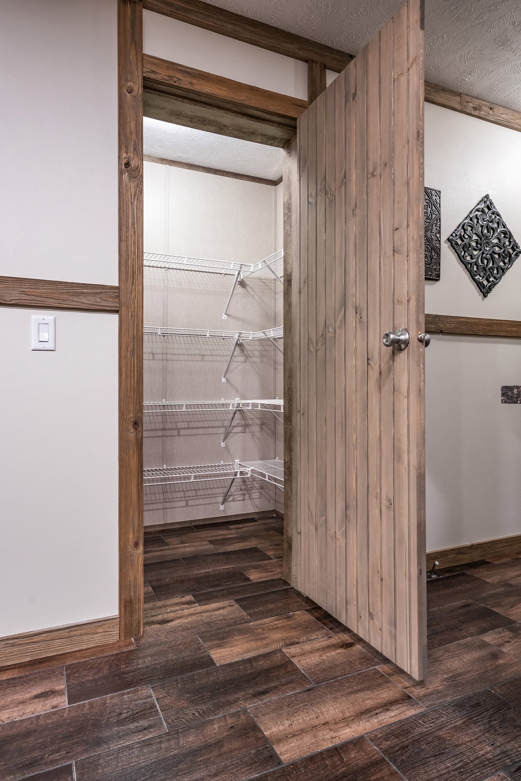 Md-37 interior home features