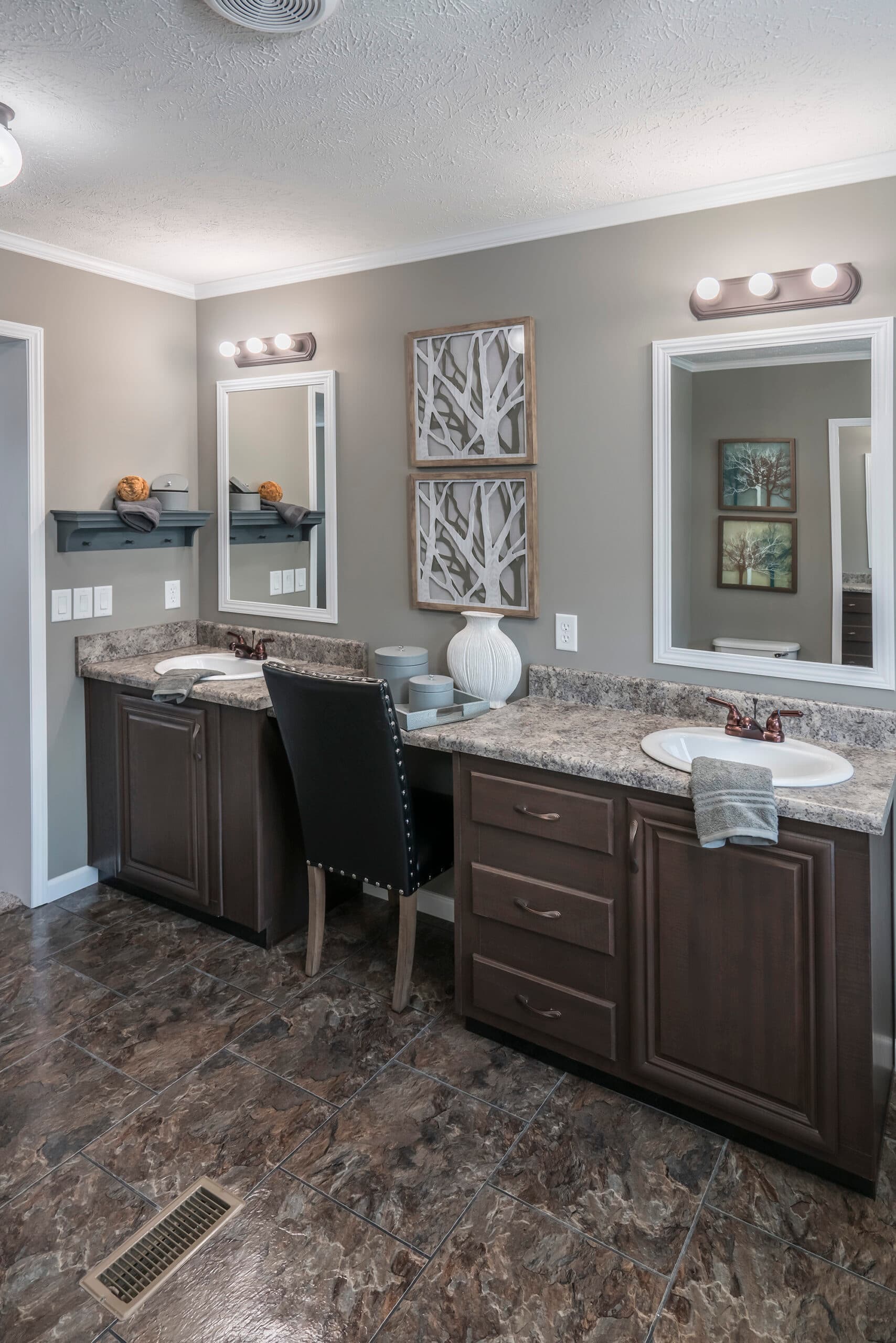 Md-25-32 bathroom home features