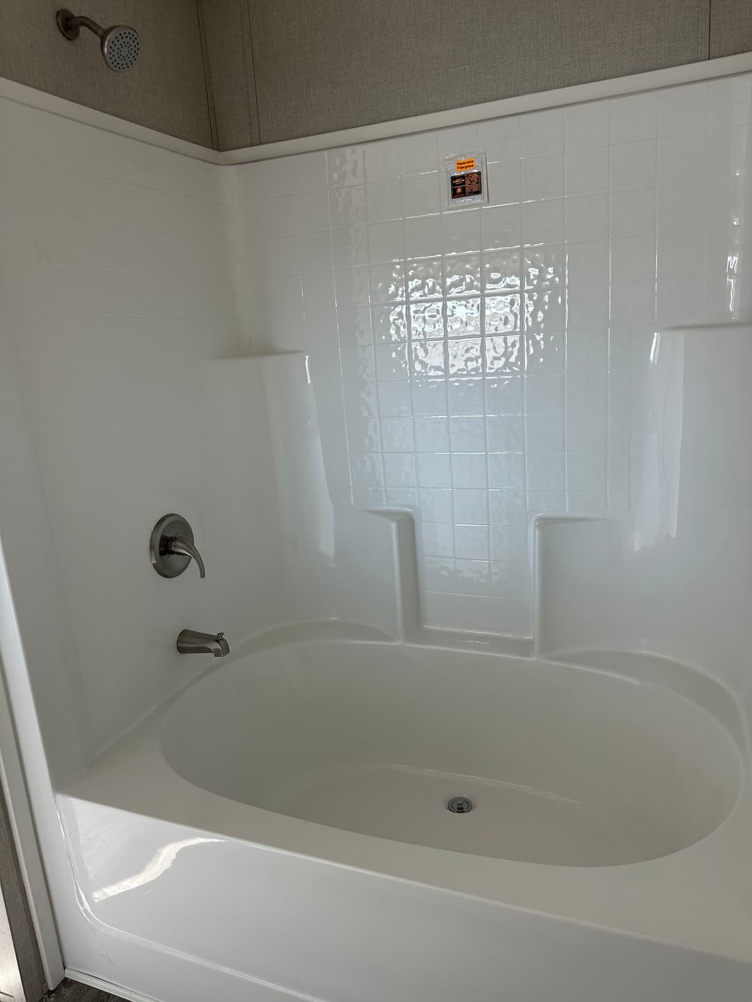 Panama interior and bathroom home features