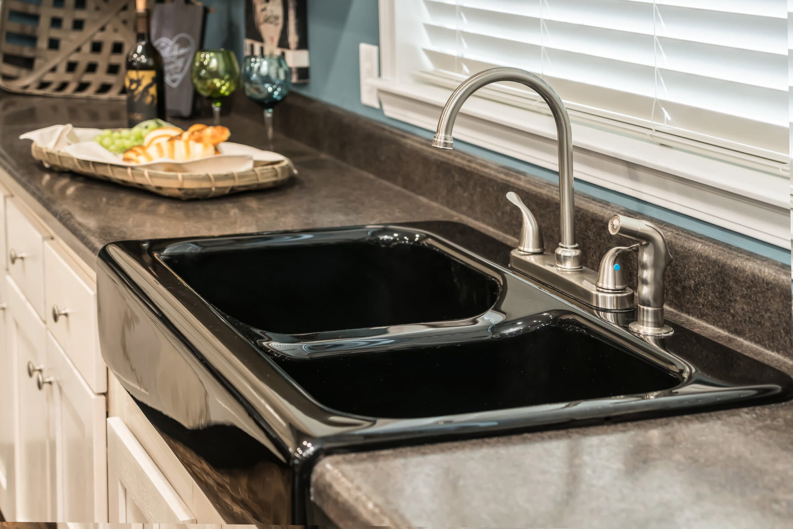 Kb-3240 kitchen home features