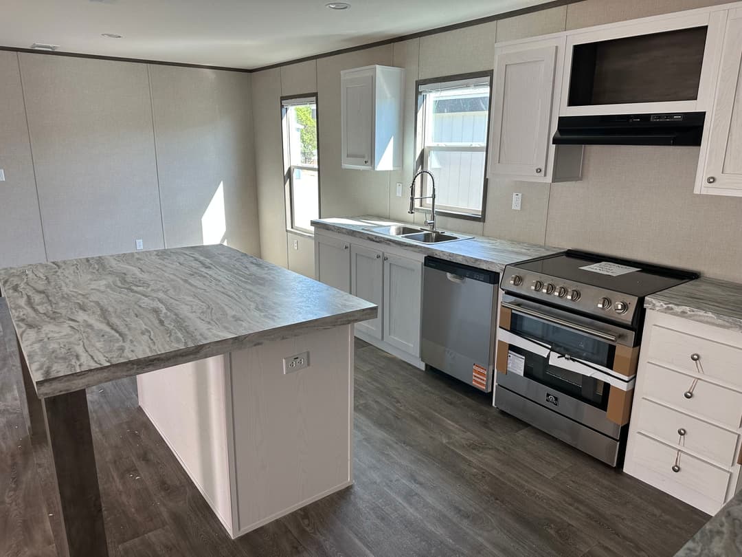 Panama interior and kitchen home features