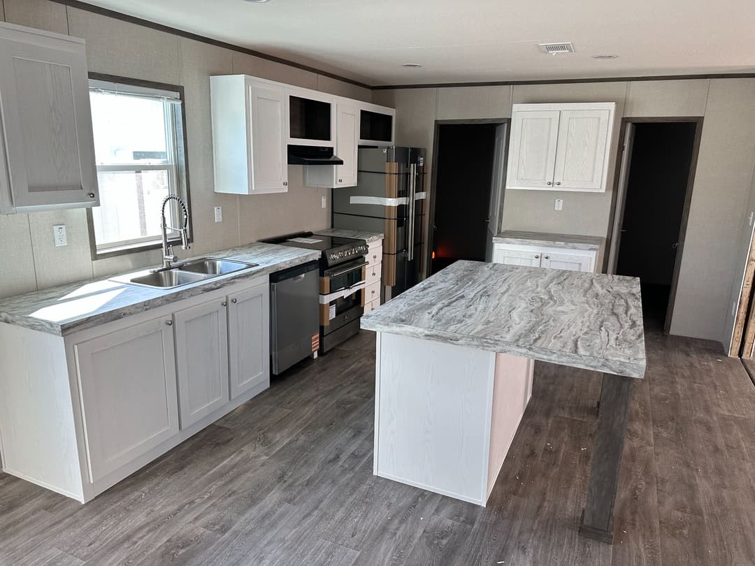 Panama interior and kitchen home features