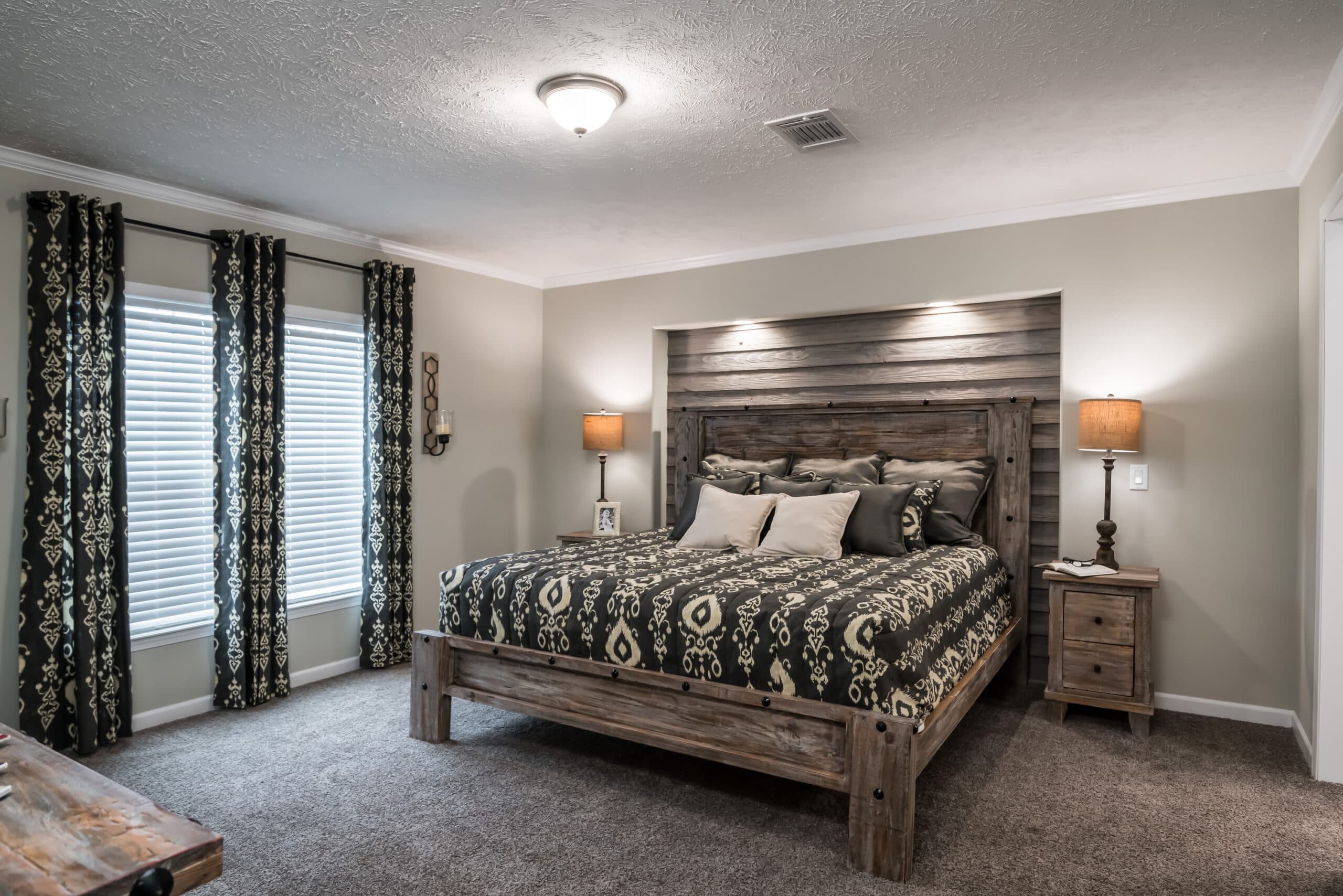 Kb-3240 bedroom home features