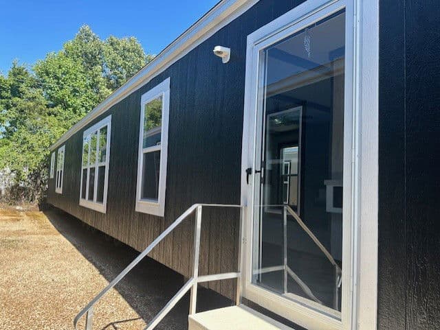 The lincoln hero, elevation, and exterior home features