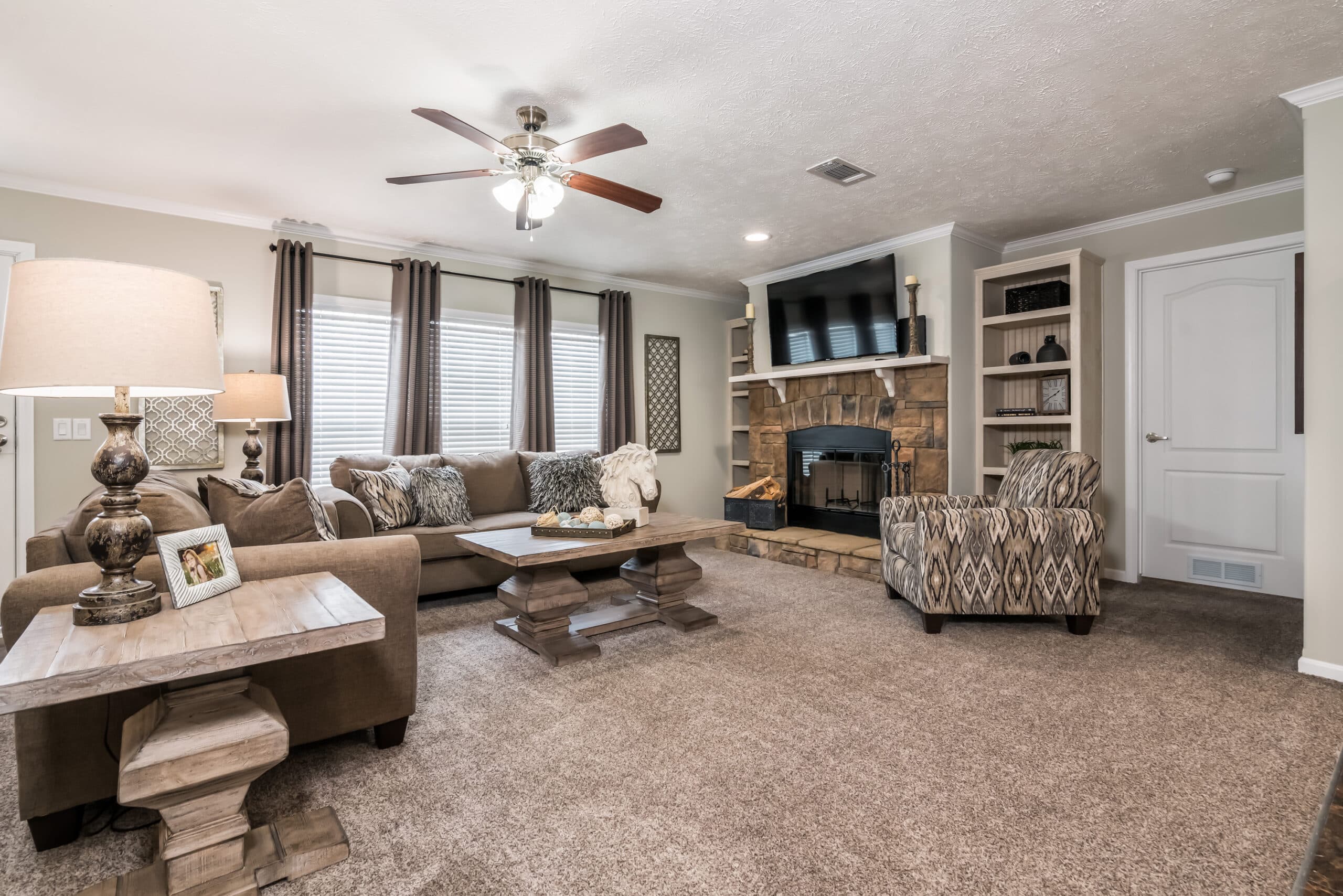 Kb-3240 interior home features