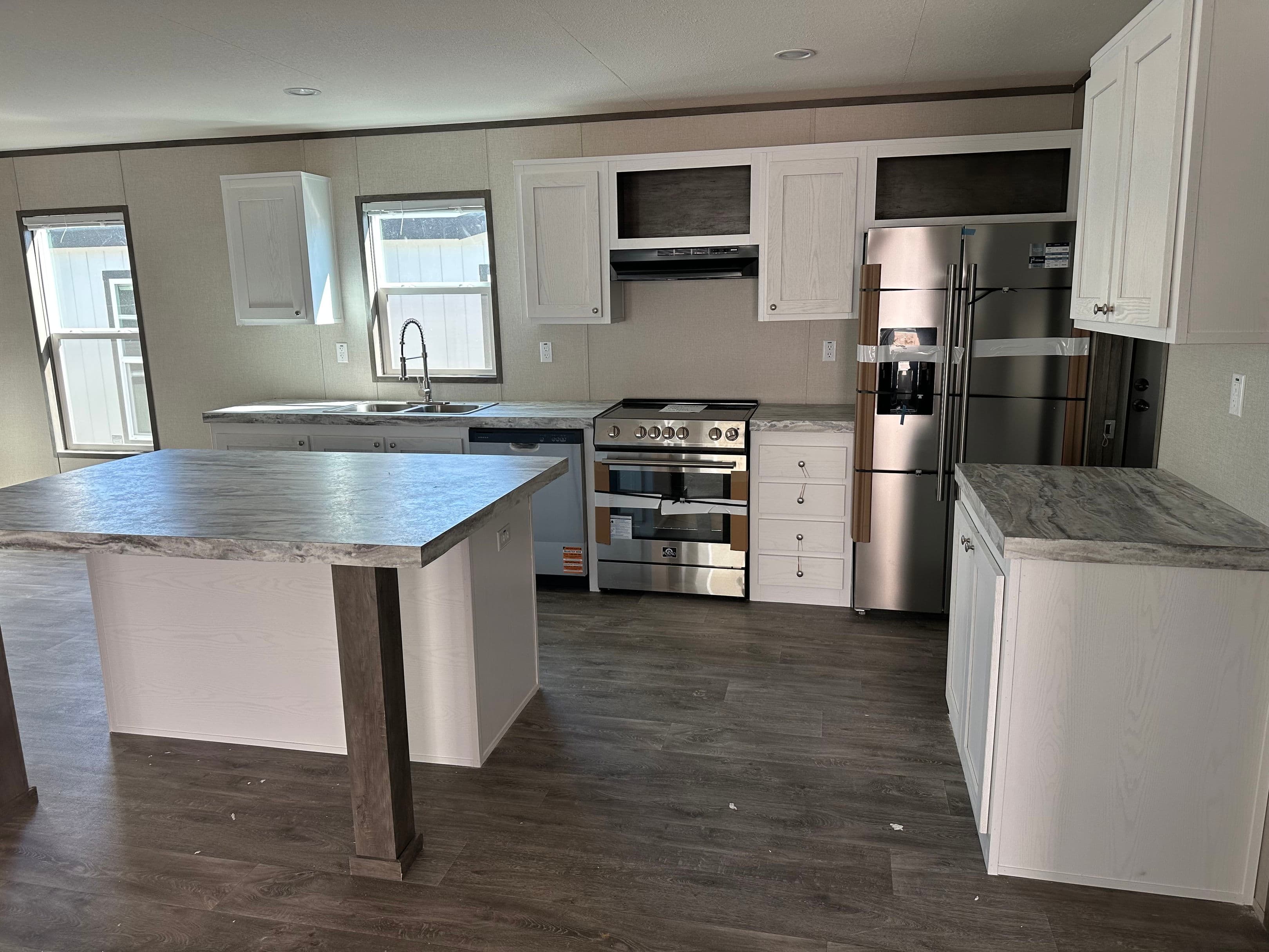 Panama interior and kitchen home features