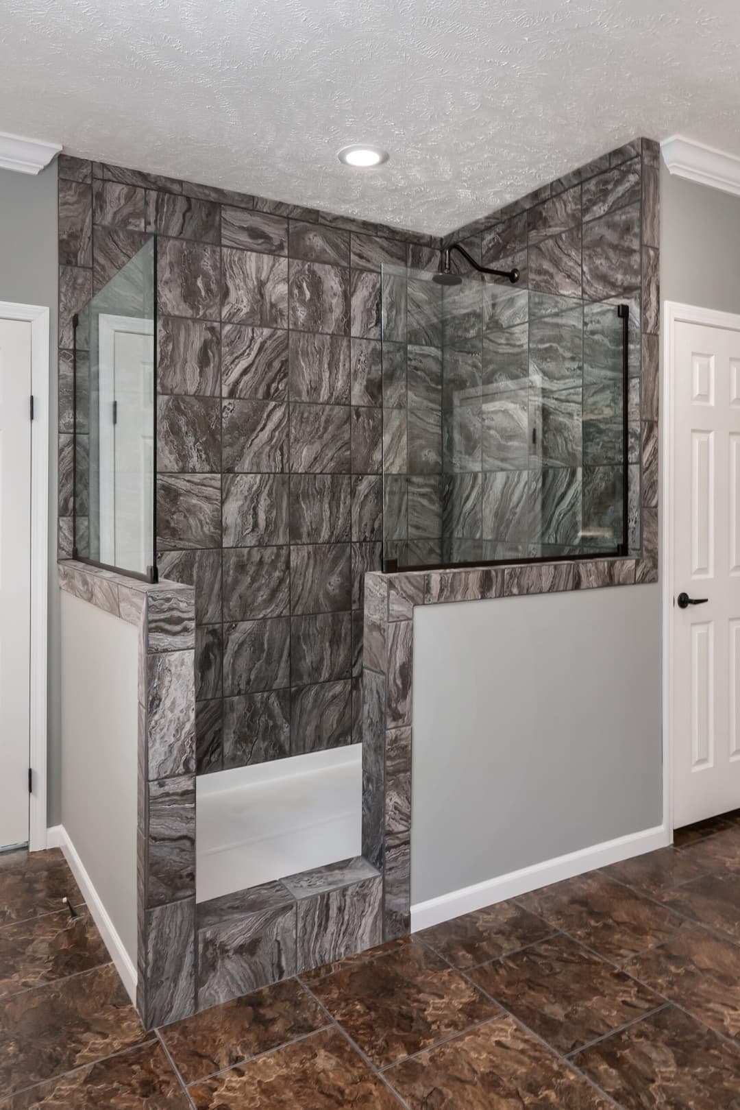 Kb-3239 bathroom home features