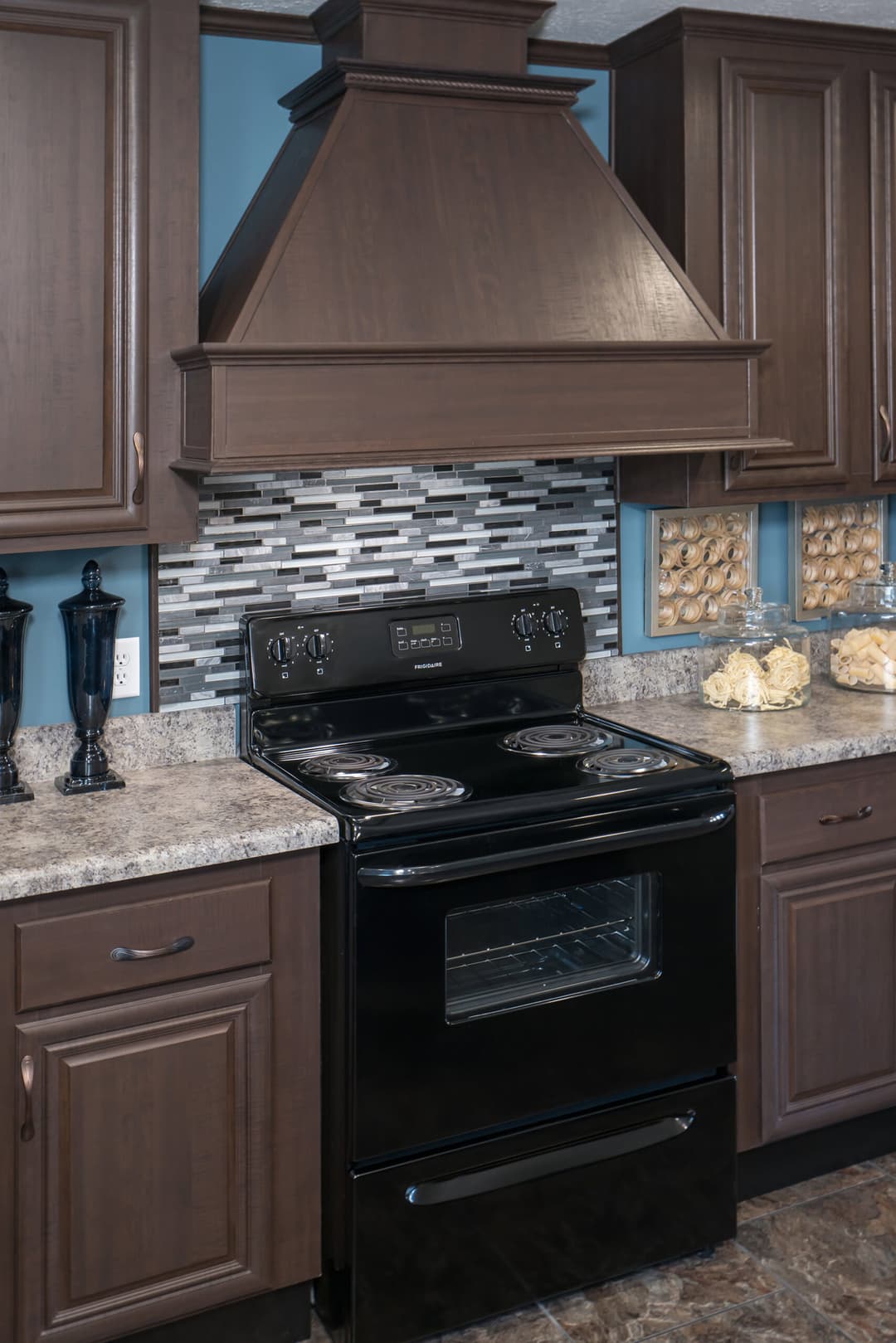 Md-25-32 kitchen home features