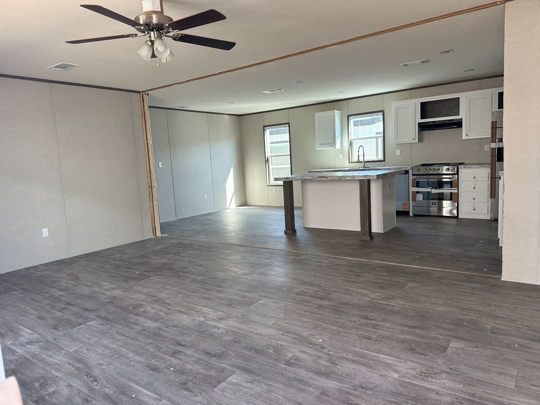 Panama interior and kitchen home features