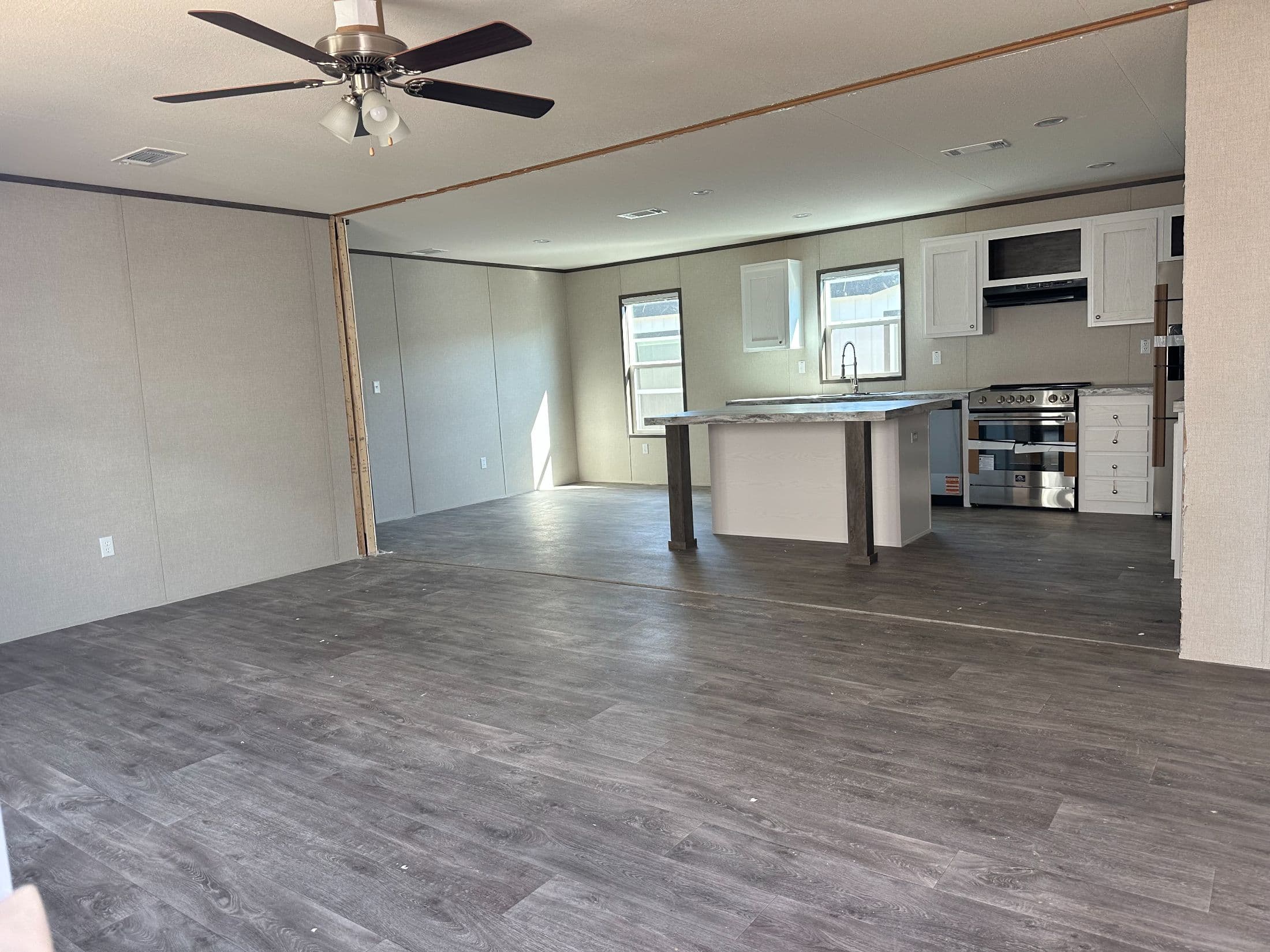 Panama interior and kitchen home features