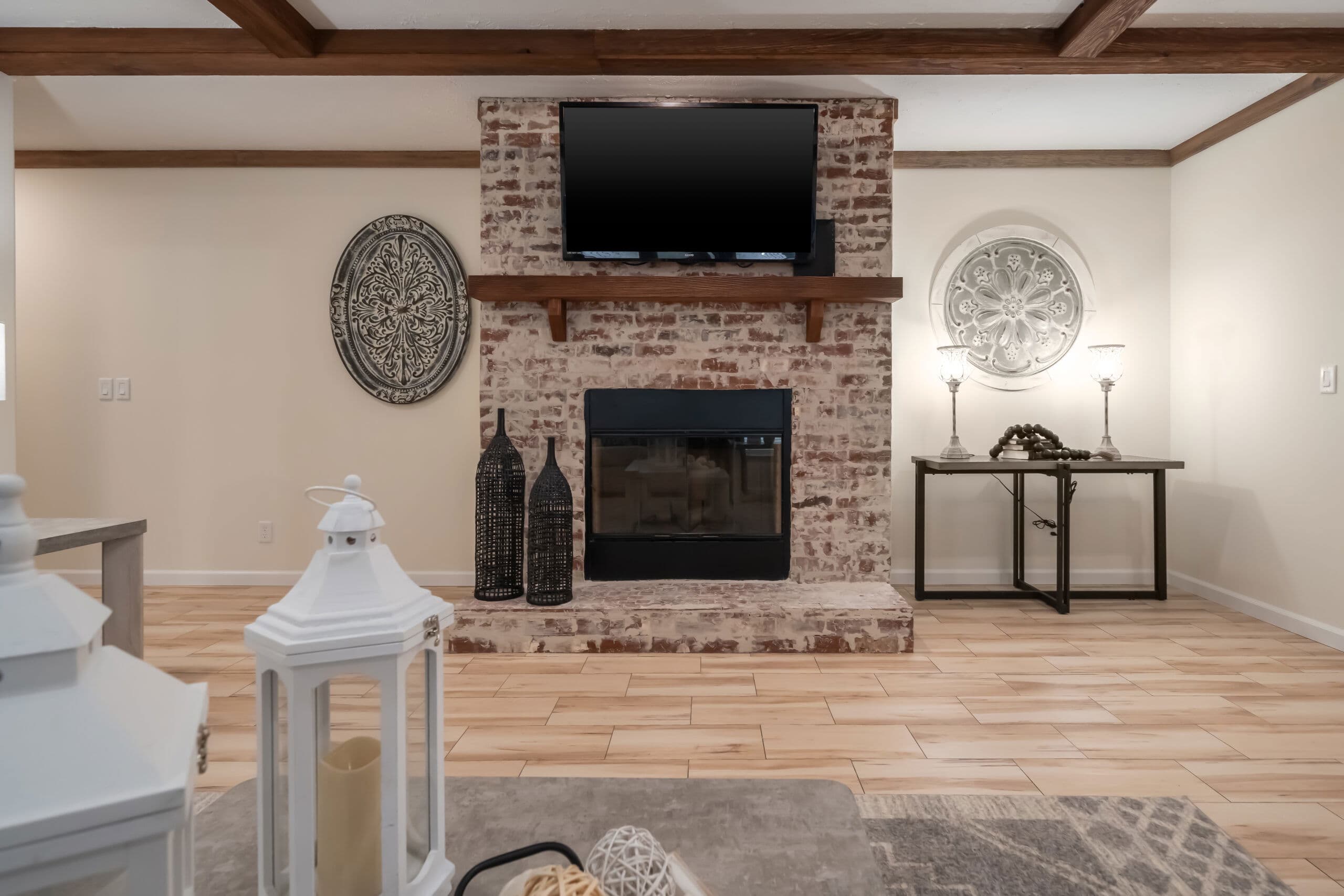 Colt 45 interior home features