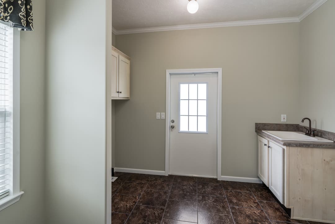 Kb-3239 interior home features