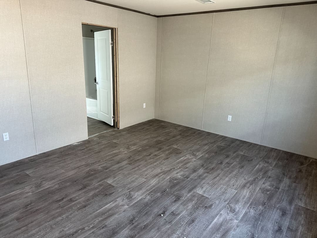 Panama interior and bedroom home features