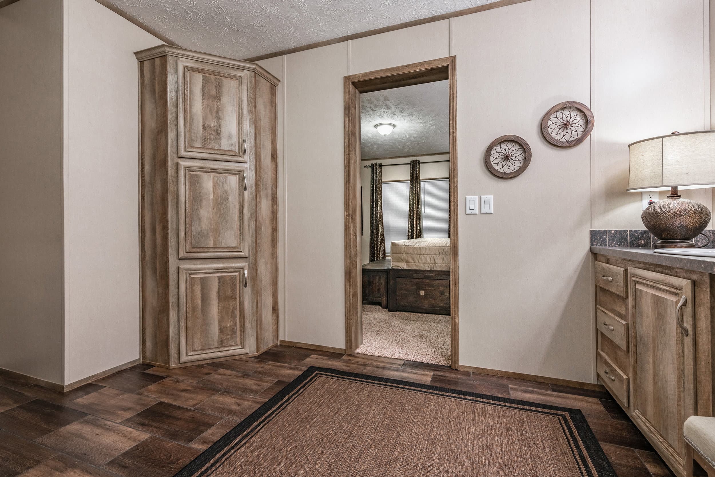 Md-37 bathroom home features