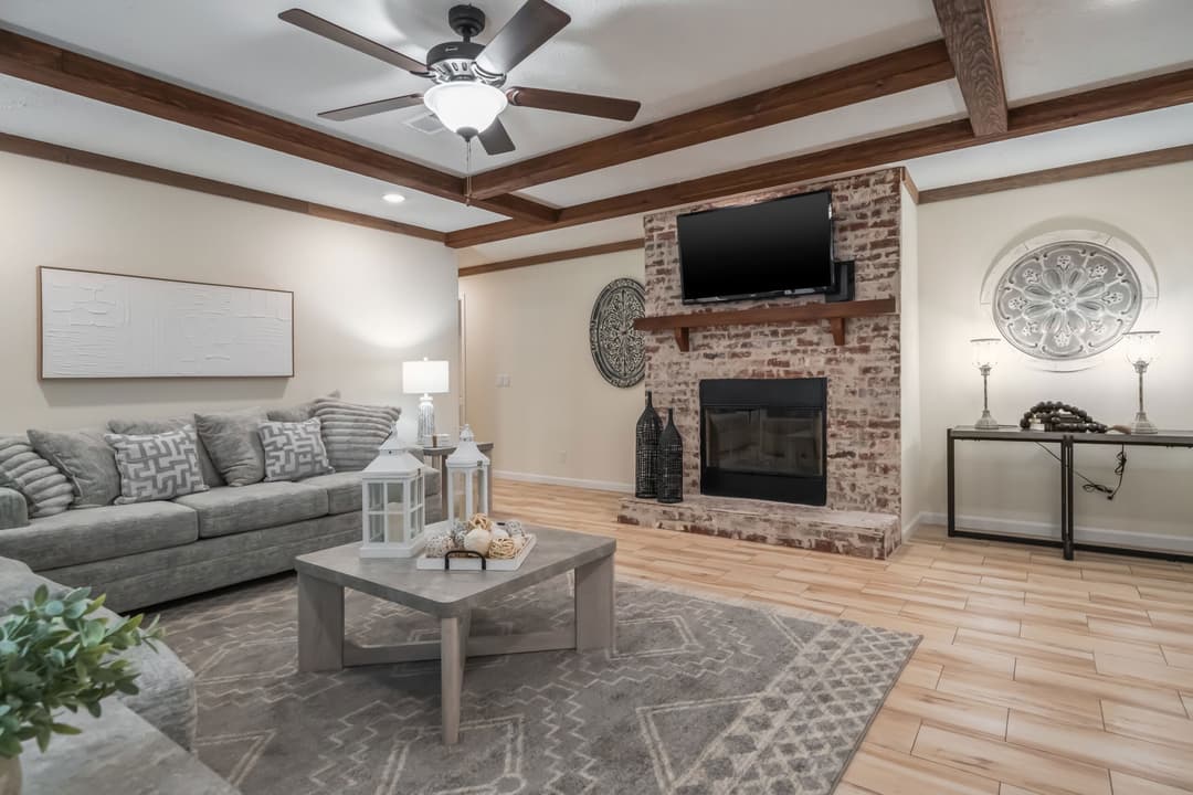 Colt 45 interior home features