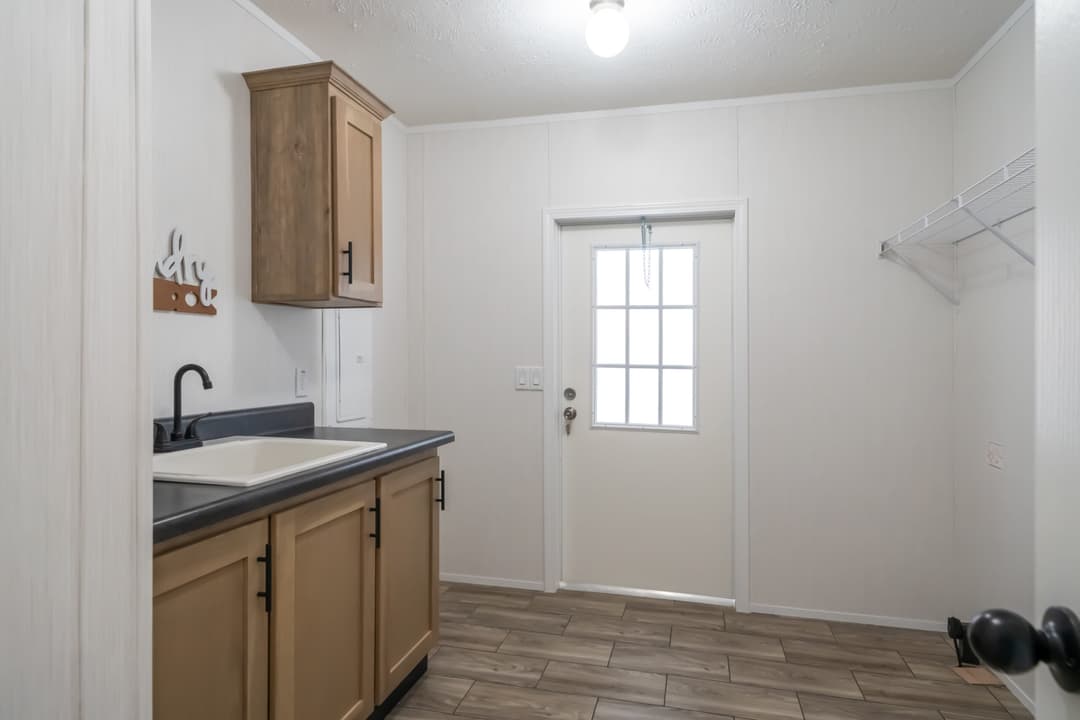 Md-56 interior home features