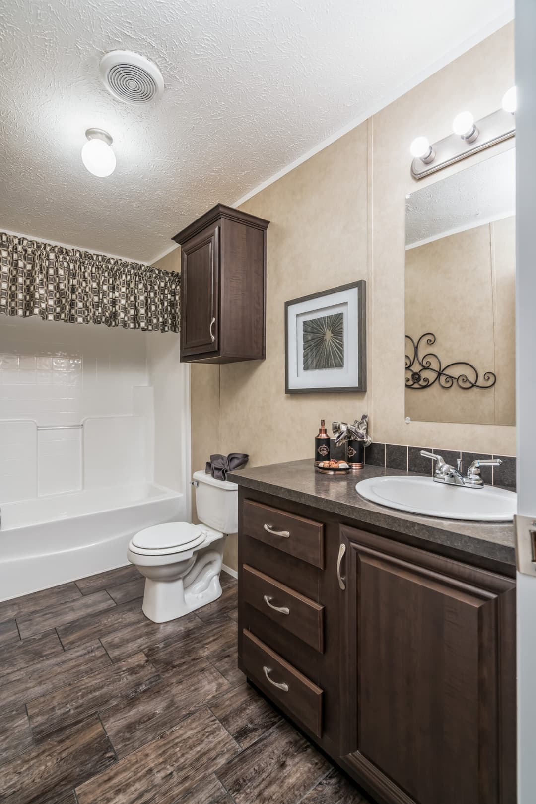 Md-29-32 bathroom home features