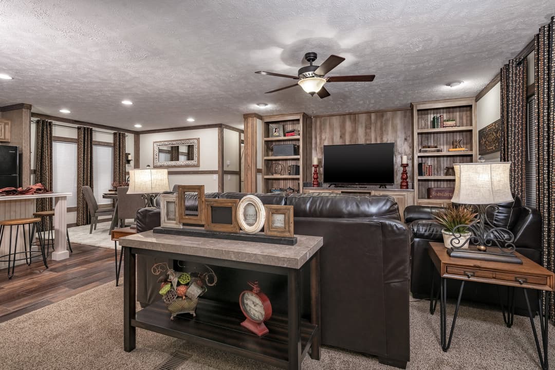 Md-37 interior home features