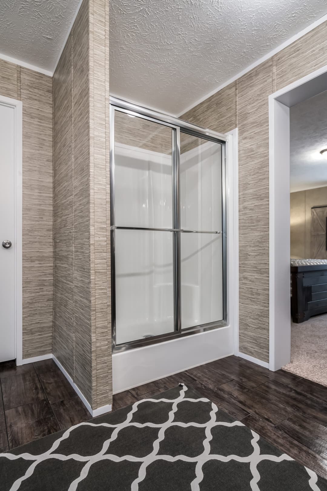 Md-29-32 bathroom home features