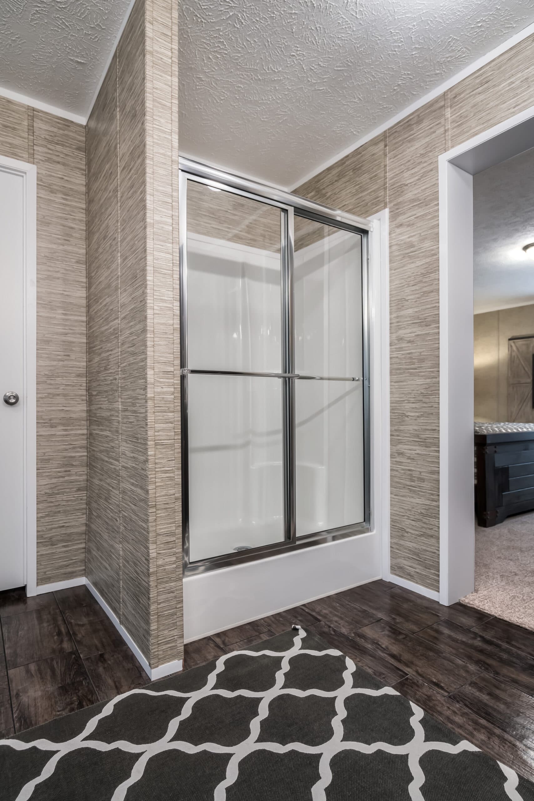 Md-29-32 bathroom home features