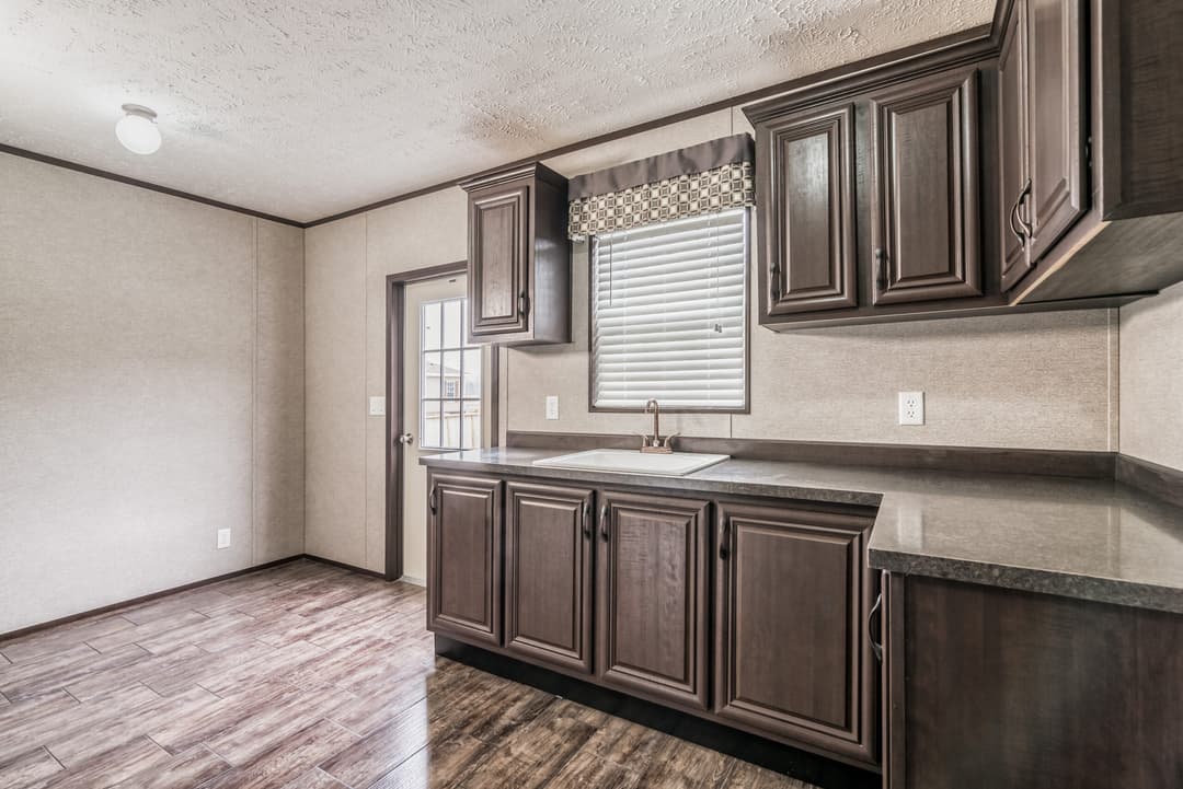 Md-33-32 interior home features