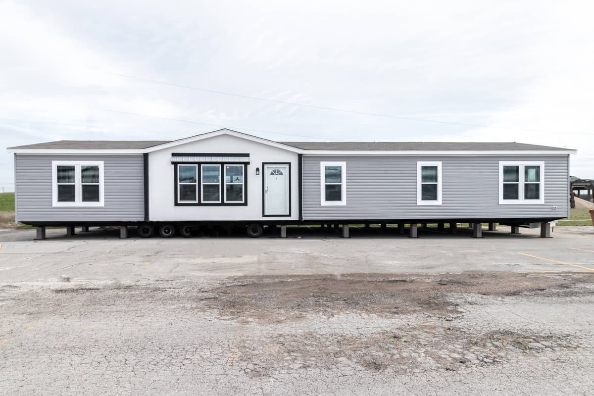 The elite series exterior and hero home features
