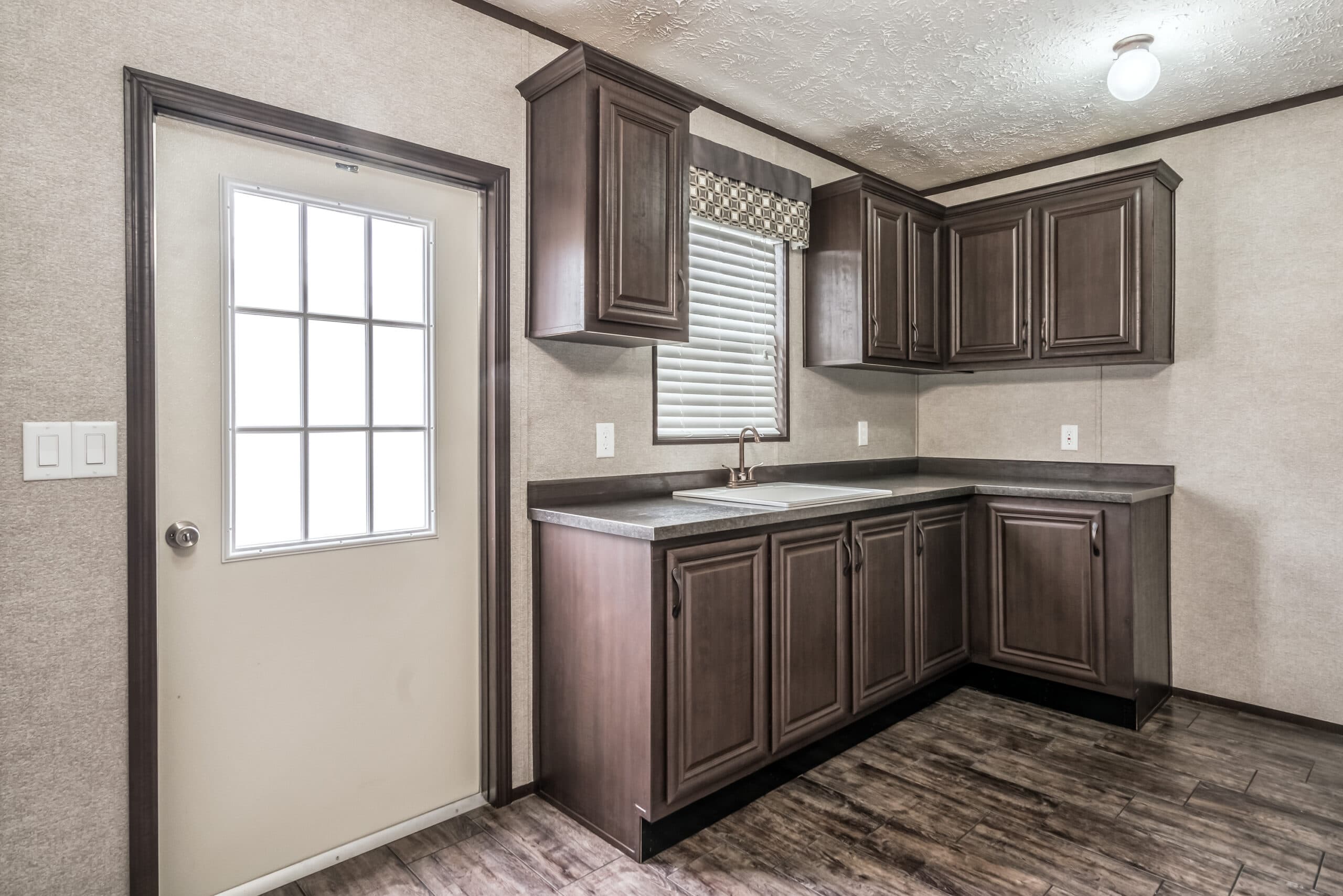 Md-33-32 interior home features