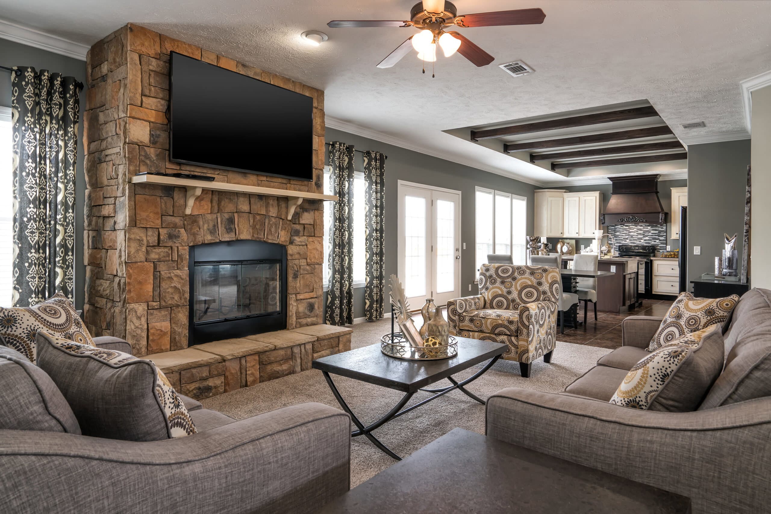 Kb-3239 interior home features