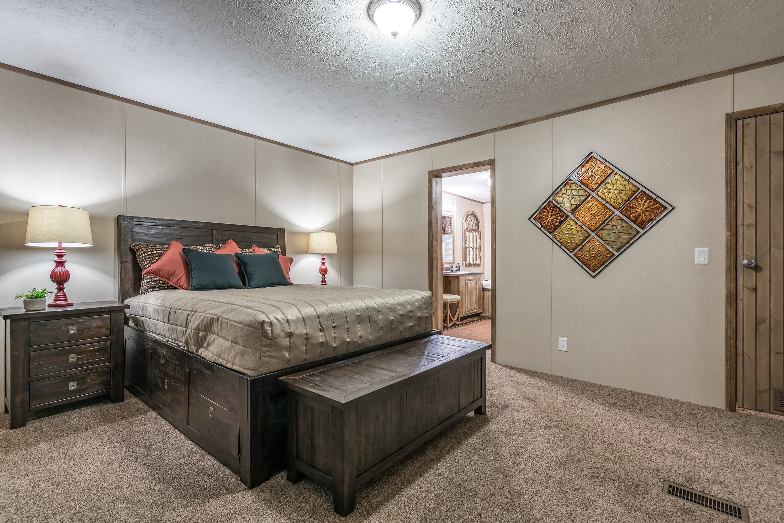 Md-37 bedroom home features