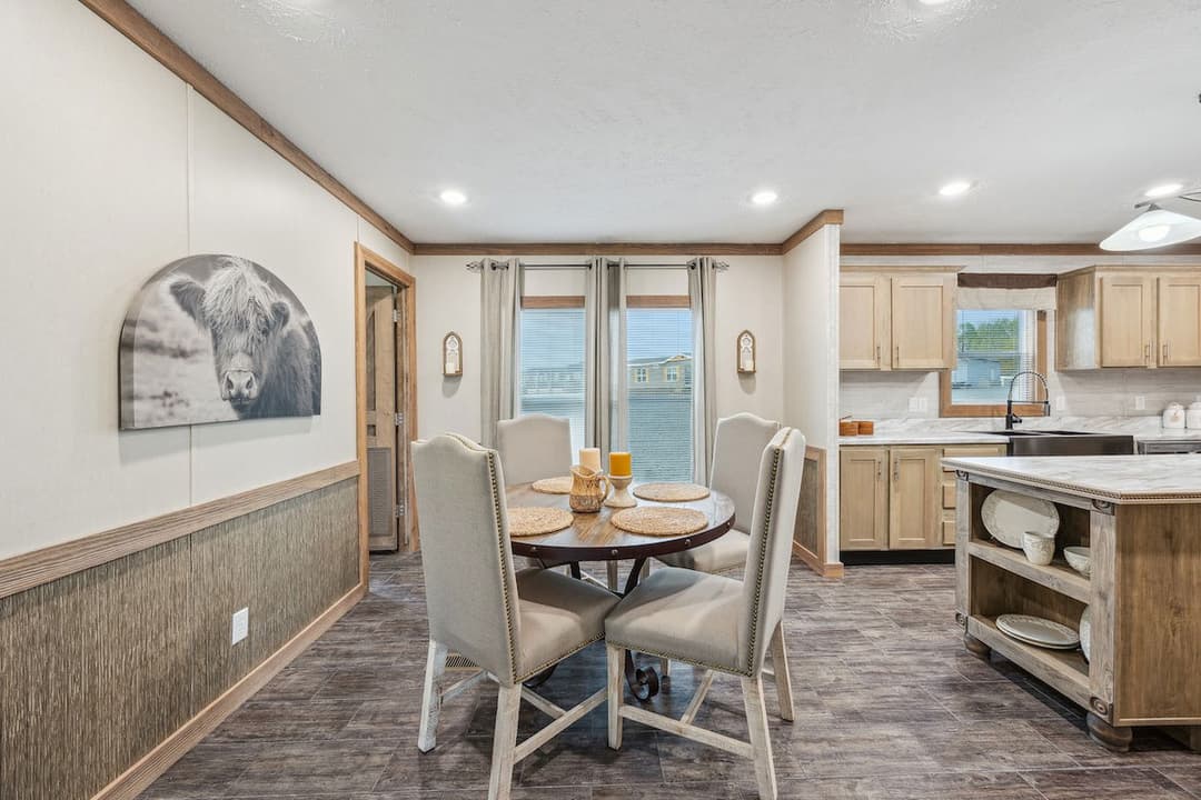 Rawhide 32' wide interior home features